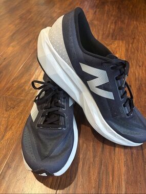 New Balance - Men's Fuelcell Rebel V4 Running Shoe